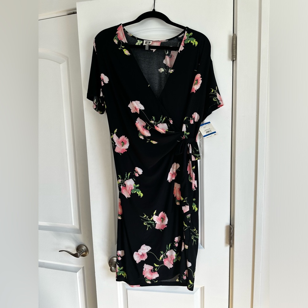 NWT Size 1X Black with Pink Florals Anne Klein Dress